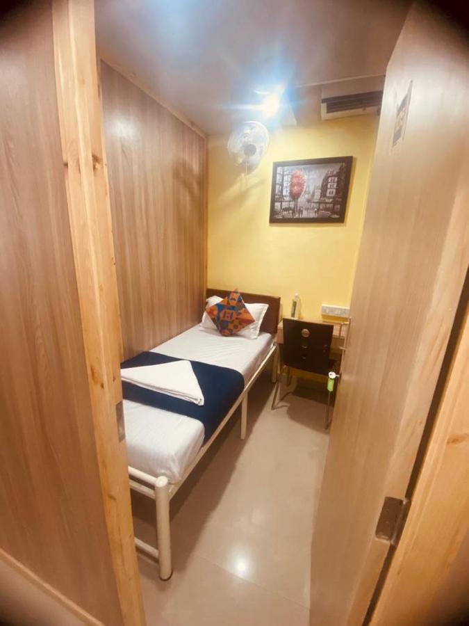 مومباي Royal Cabin Stay المظهر الخارجي الصورة