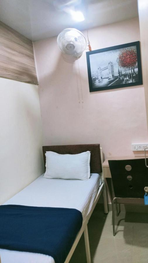 مومباي Royal Cabin Stay المظهر الخارجي الصورة